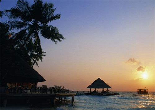 在威信县加盟仲氏米线开店好不好